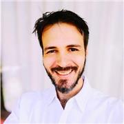 Dou aulas adaptadas ao nível de entendimento dos alunos. Personalizando e contextualizando os conteúdos. Graduação em ramos de tecnologia